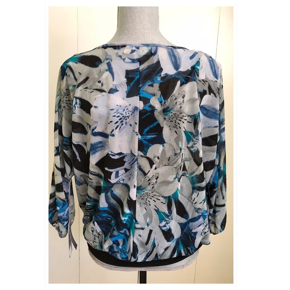 NWT Jennifer Lopez 3/4 sleeve floral top - Picture 3 of 5